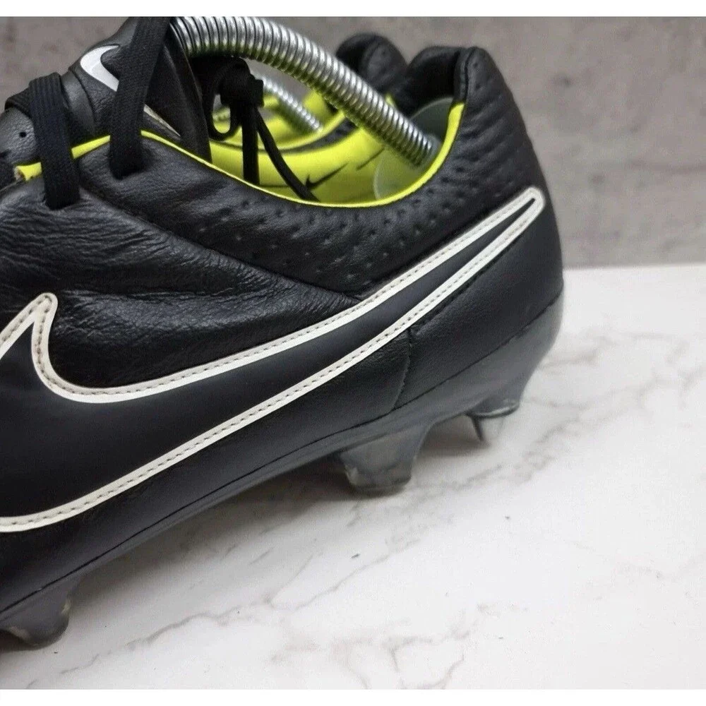 Men’s Size 6.5 Nike Tiempo Legend V SG-PRO ACC Football Boots 631614-017 RARE